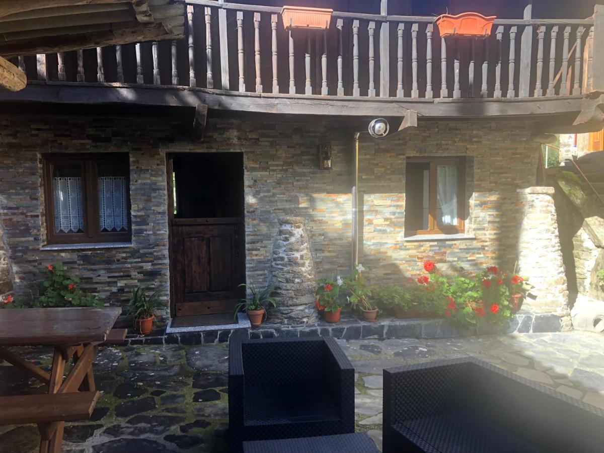 Casa Rural Madreselva 2 Navelgas Exterior photo